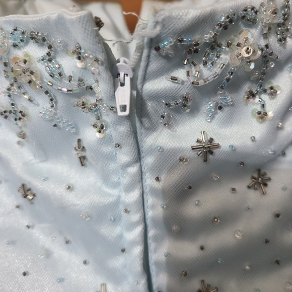 Womens 7/8 powder blue morilee ballgown. - Picture 10 of 16